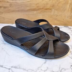 Crocs Sanrah scrappy wedge sandals in black